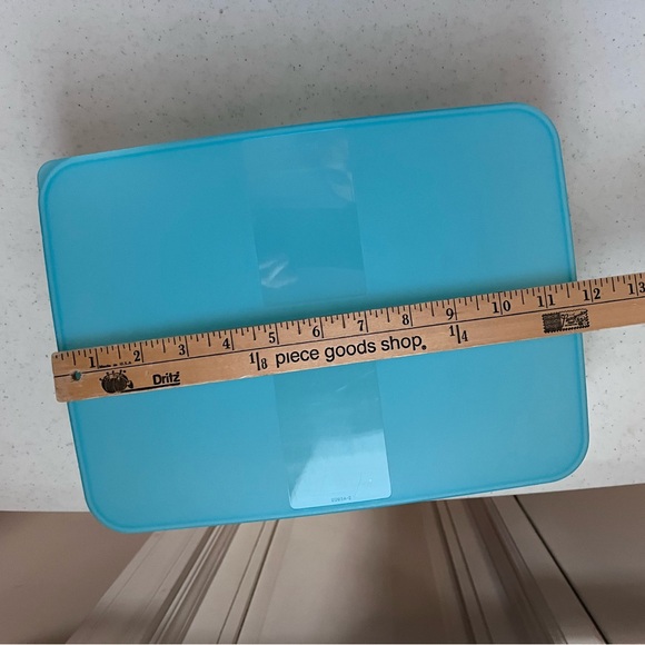 Tupperware Large Storage Container - Picture 6 of 7